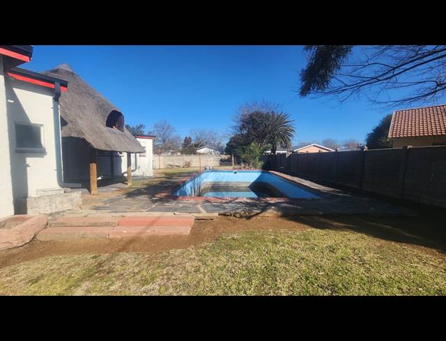 3 BEDROOM HOUSE FOR SALE IN VANDERBIJLPARK SW 1